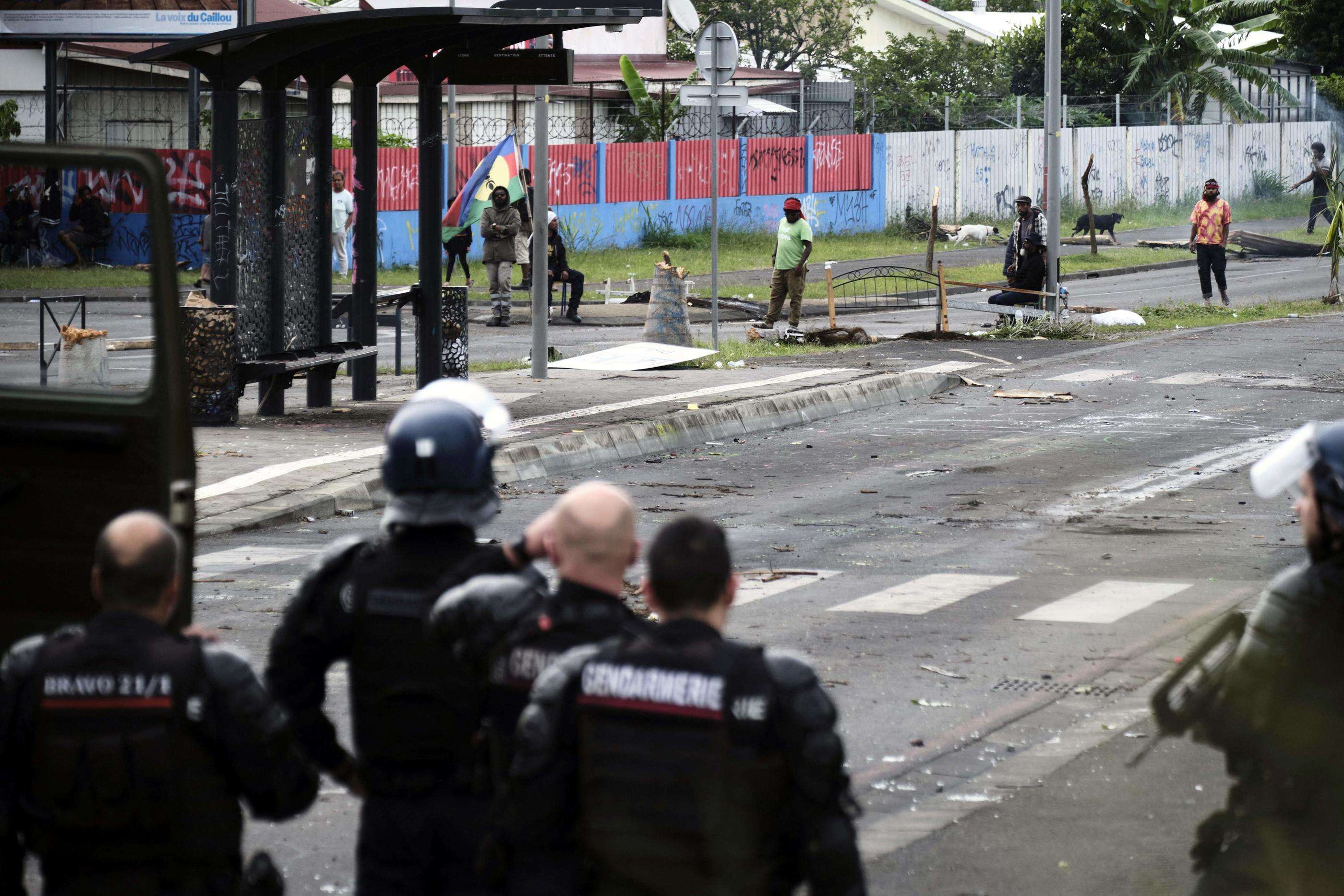 Nouvelle-Calédonie : trois hommes ayant participé aux émeutes condamnés à de la prison ferme