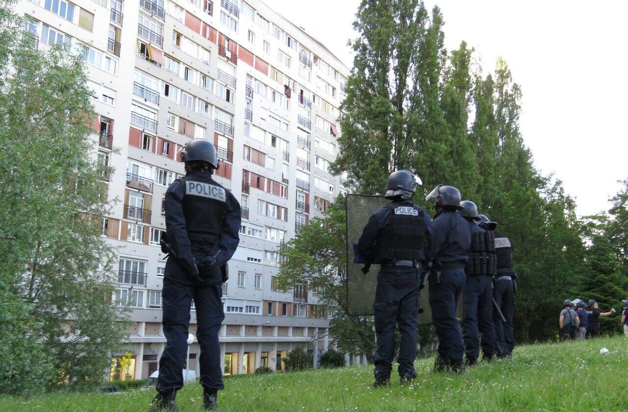 Munitions, armes à feu… Un arsenal découvert dans un garage à Savigny-sur-Orge