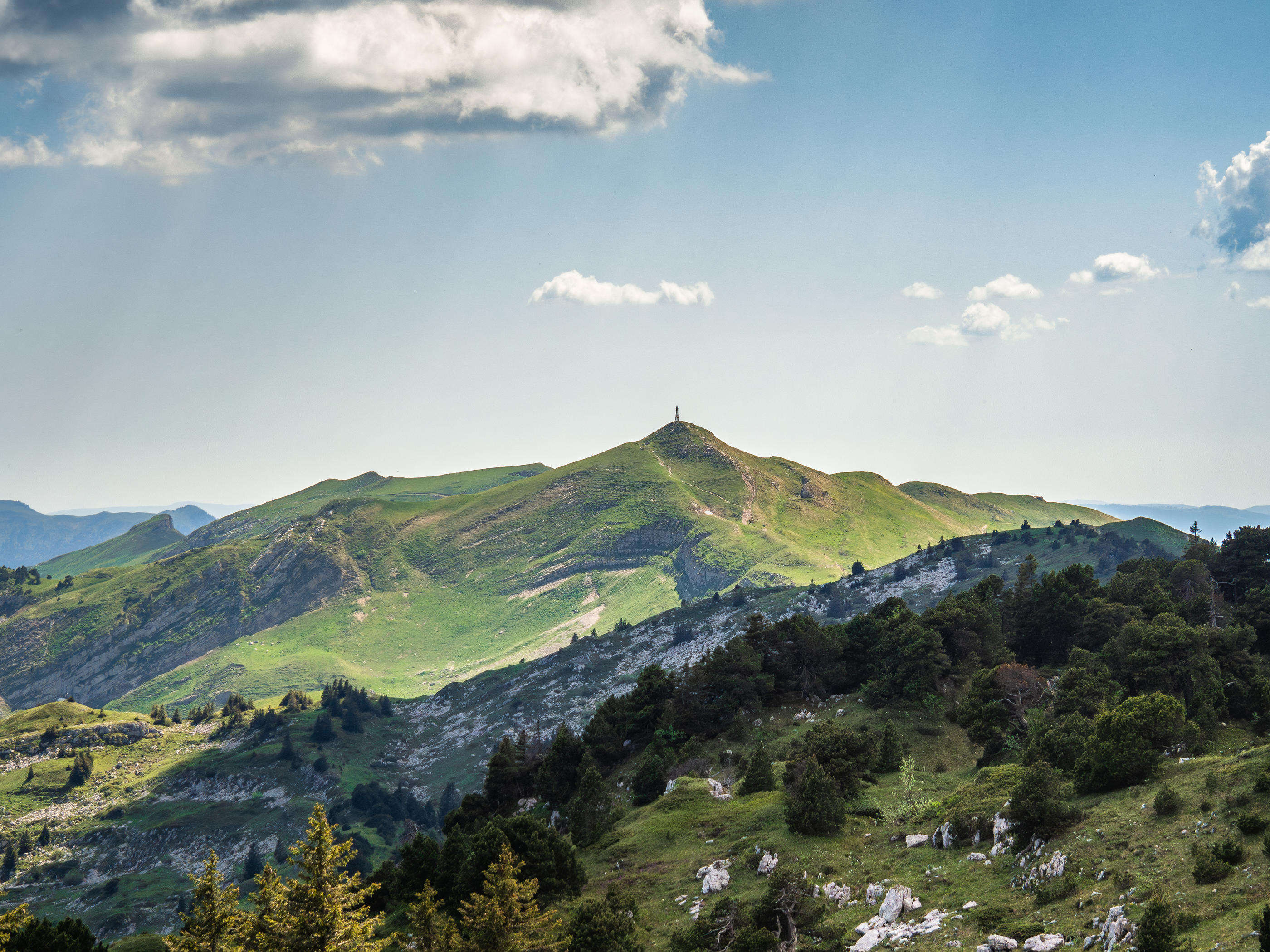 Sa position exacte est tenue secrète : un nouveau sommet dans le massif du Jura !