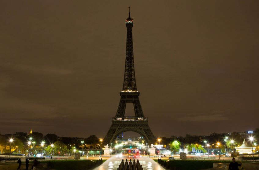 Attaques du 7 Octobre : la tour Eiffel va s’éteindre en hommage aux victimes ce lundi soir