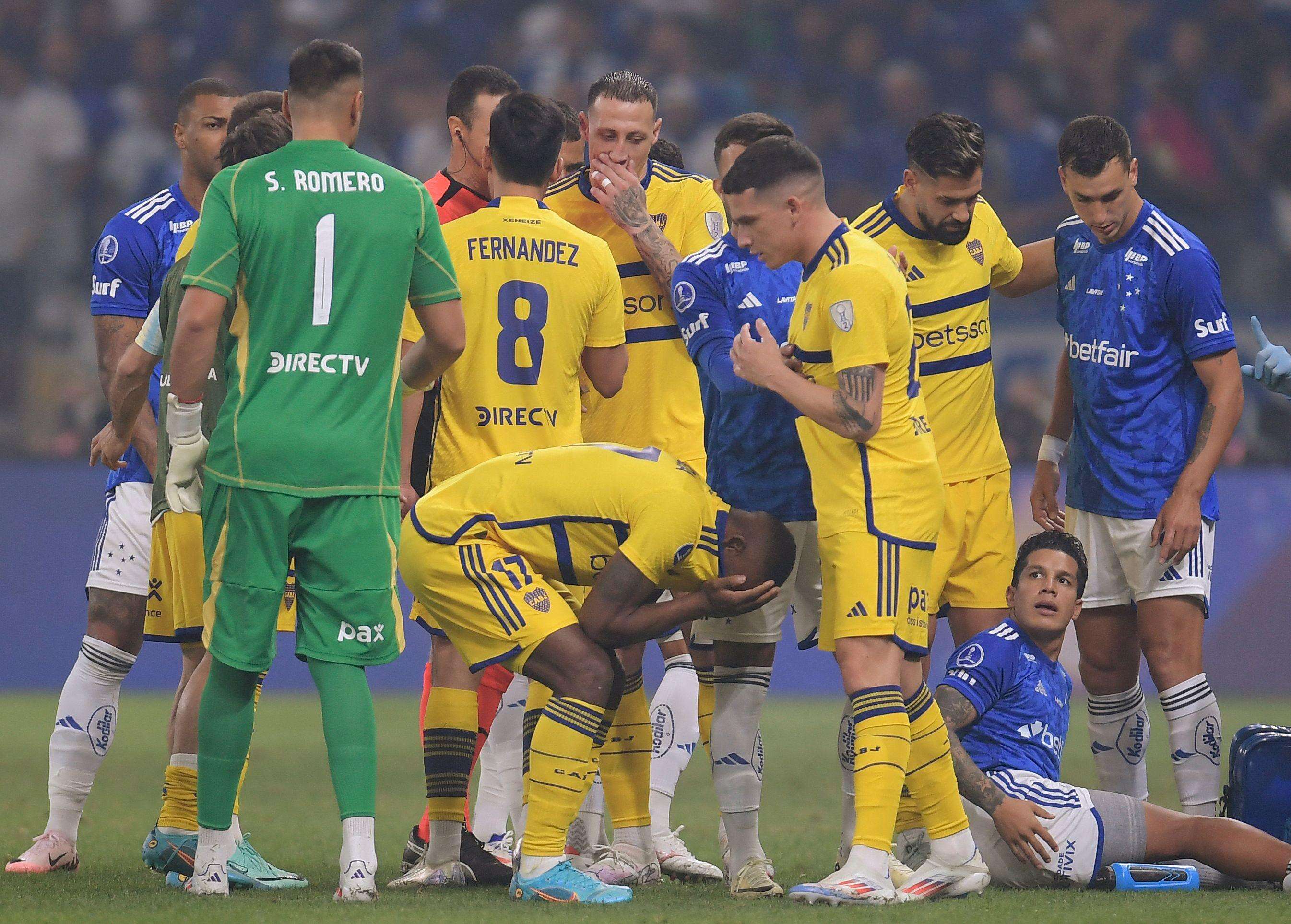 Football : Luis Advincula exclu après neuf secondes de jeu, Boca Juniors éliminé de la Copa Sudamericana