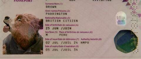 L’ours Paddington a reçu officiellement son passeport britannique