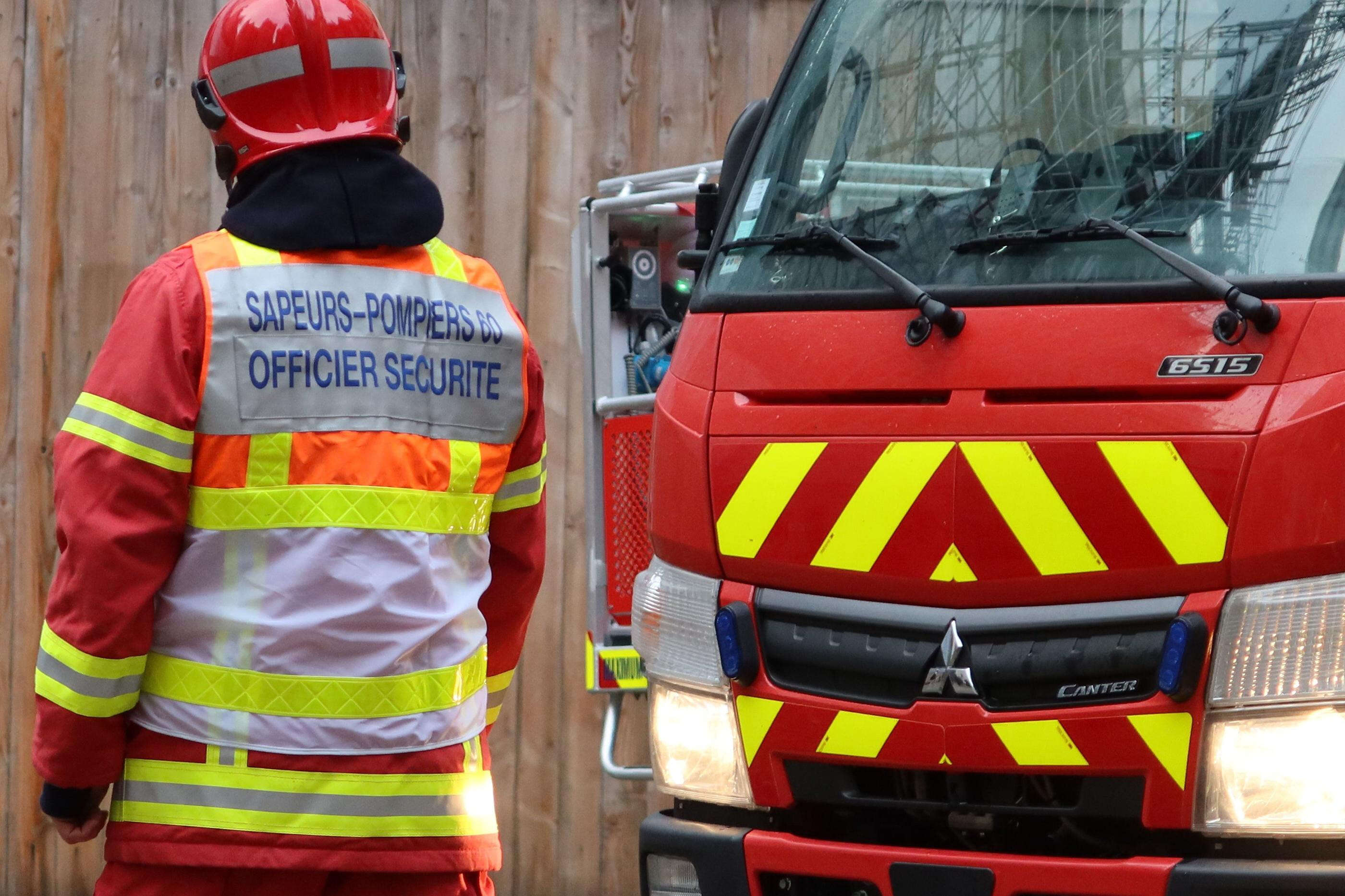 Doubs : un homme vole deux pots de sauce tomate à son voisin puis met le feu à sa voiture