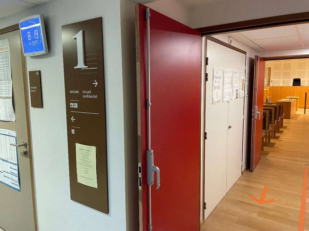 Finistère : nu, drogué et ensanglanté, il dégrade un collège puis le garage d’un particulier pour fuir des voix