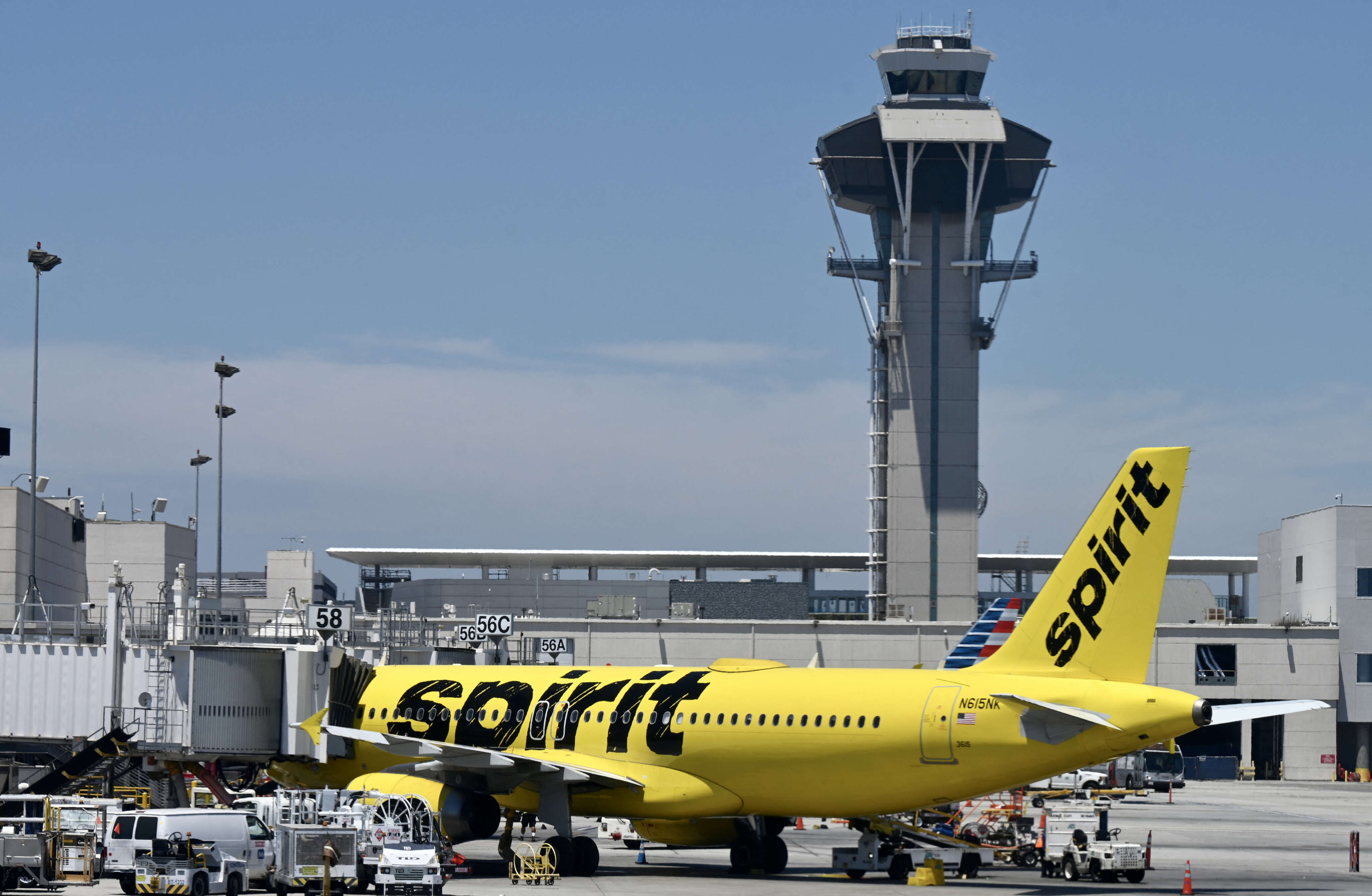 Haïti : touché par des tirs, un avion de ligne à destination de Port-au-Prince forcé d’atterrir en urgence