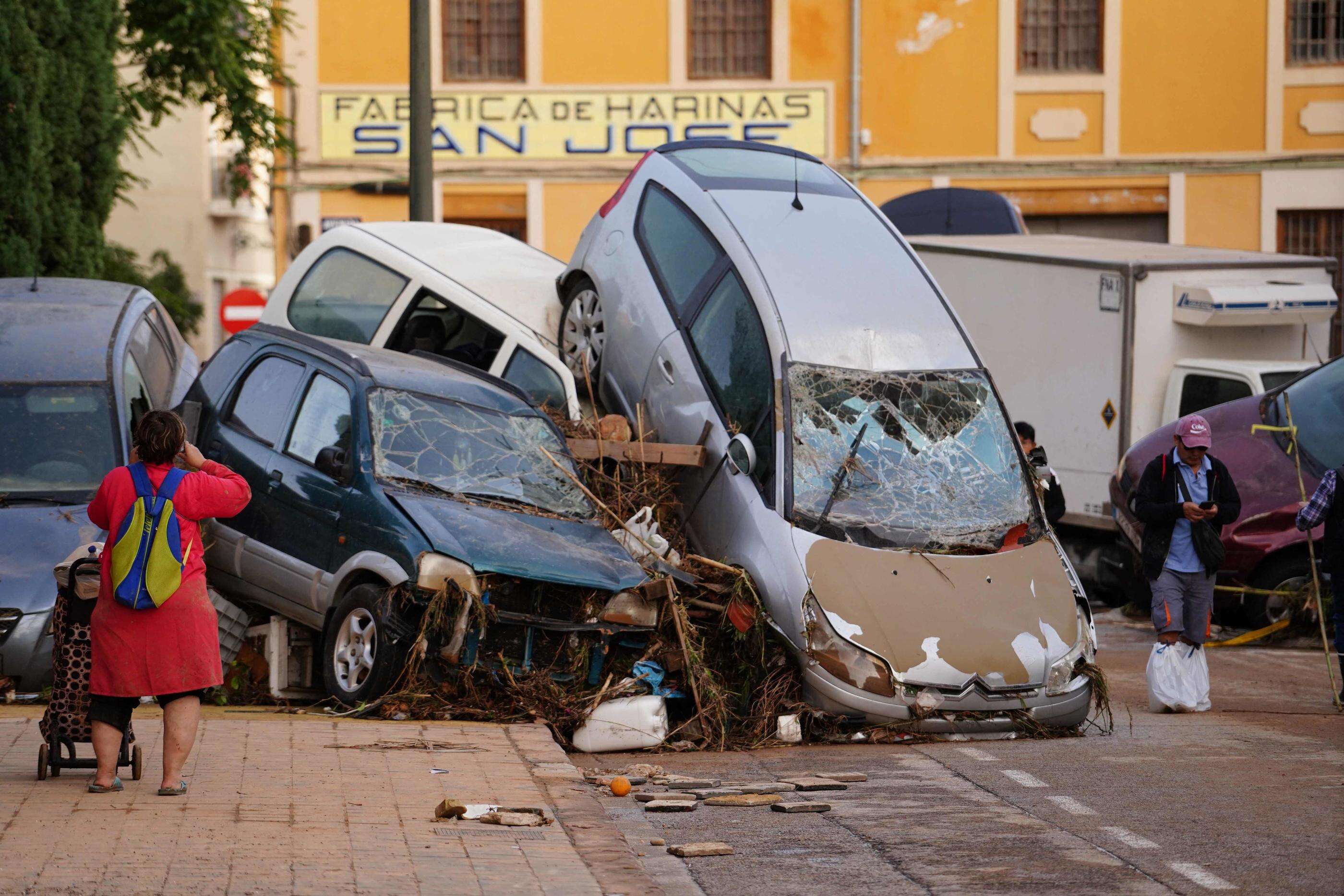 DIRECT. Inondations meurtrières en Espagne : un bilan dramatique, les recherches se poursuivent pour retrouver les disparus