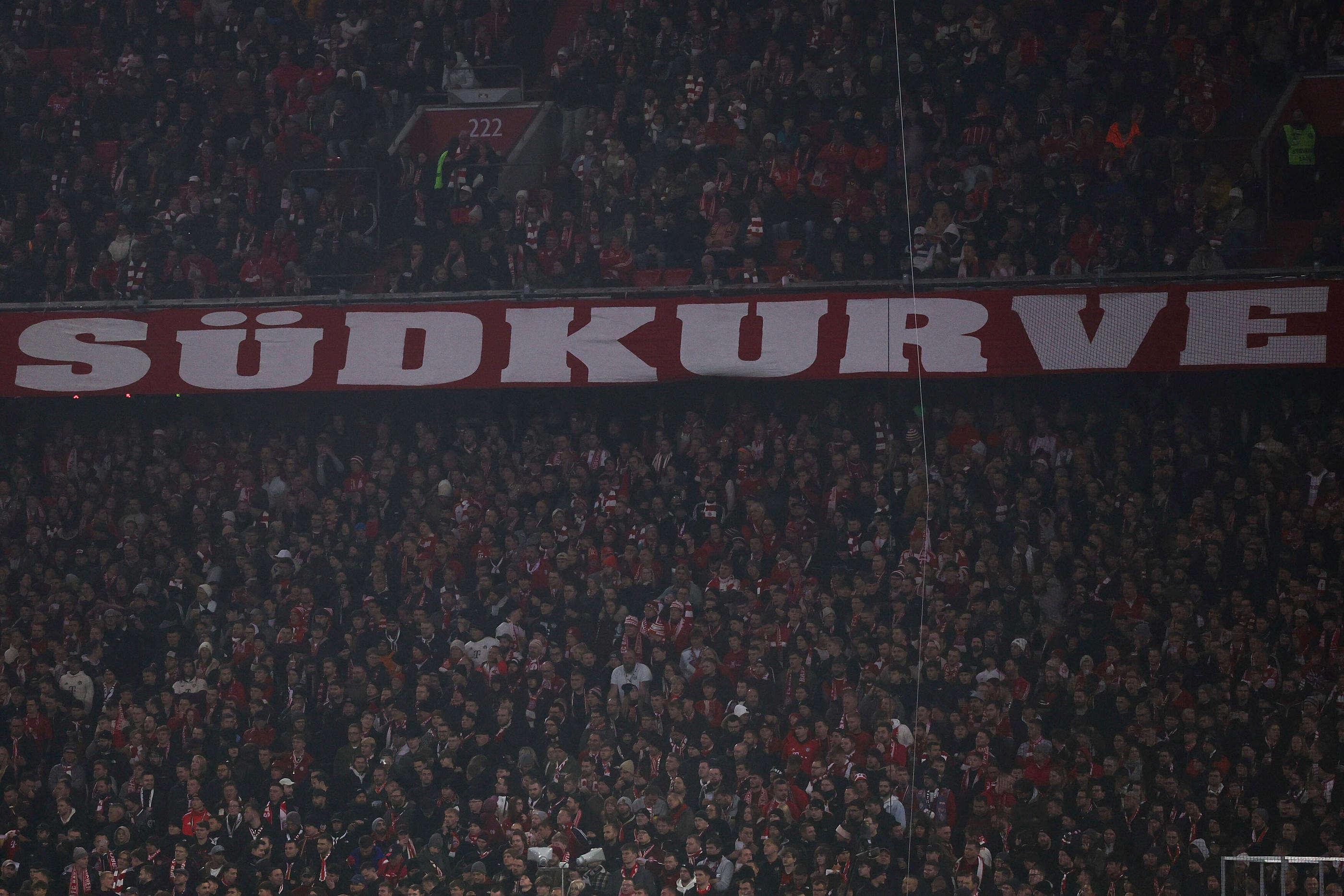 Ligue des champions : un supporter du Bayern Munich est mort dans les tribunes face à Benfica