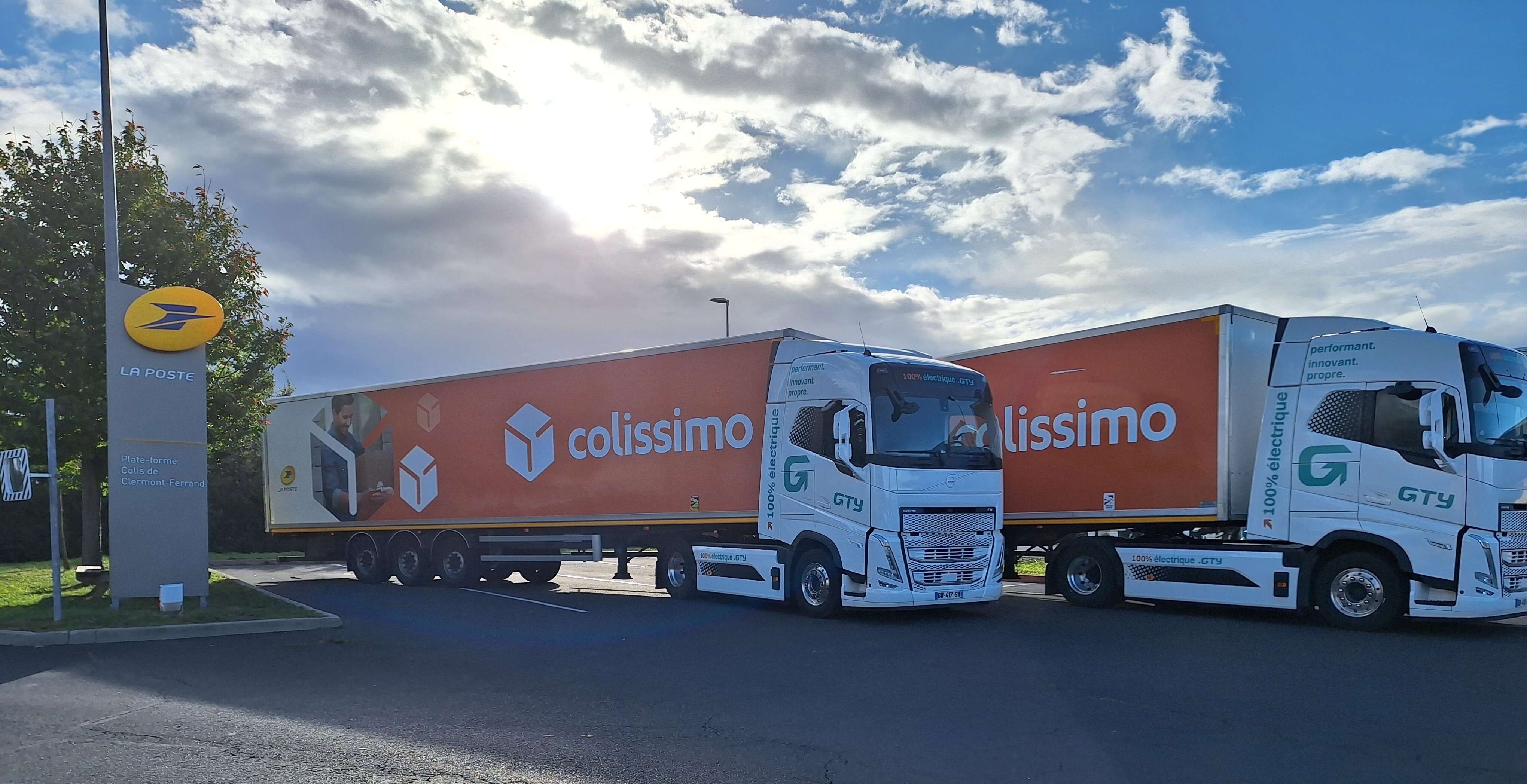 Des colis livrés en Auvergne par La Poste avec des camions électriques : une première !