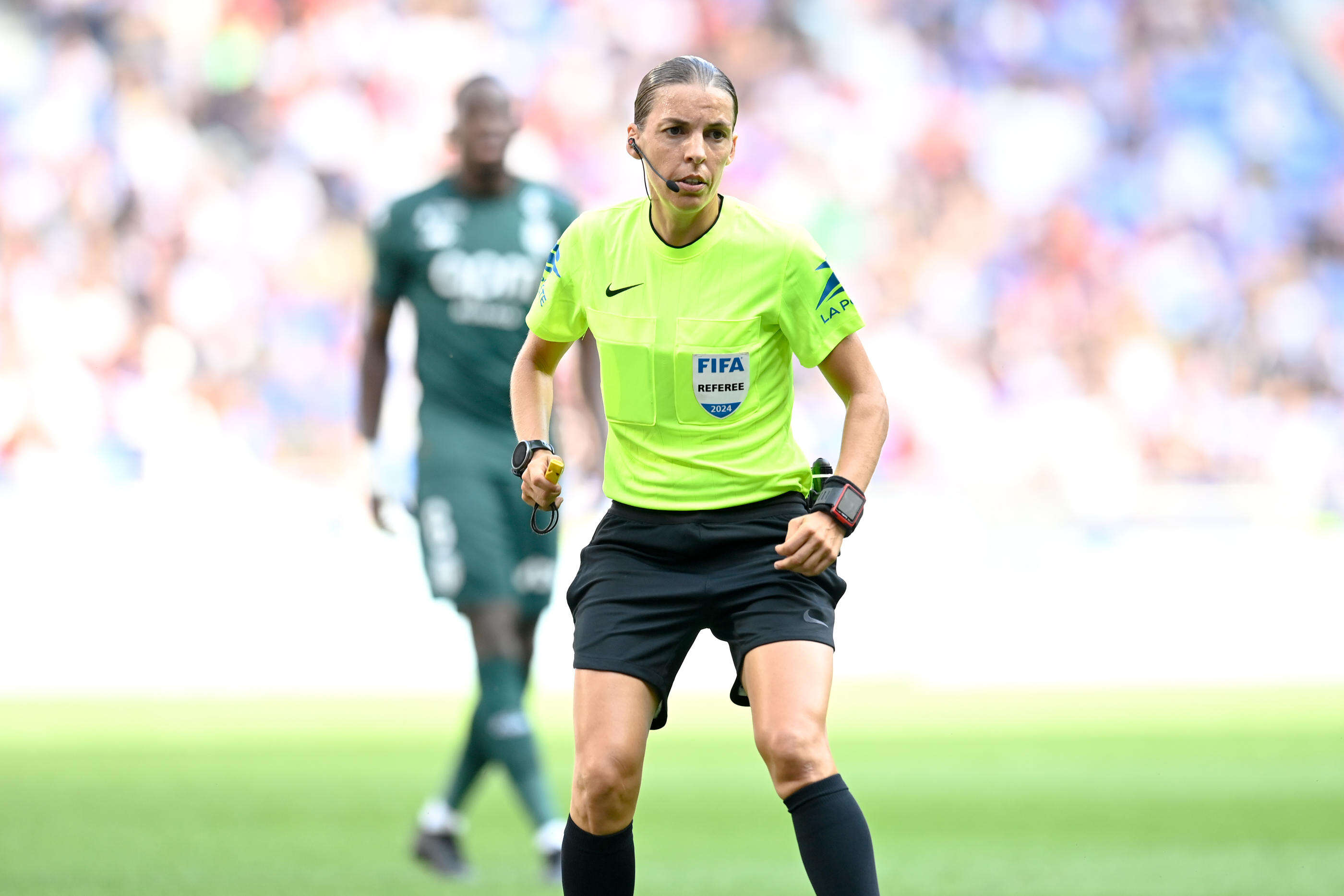 Ligue 1 : la FFF dénonce une usurpation d’identité de l’arbitre Stéphanie Frappart