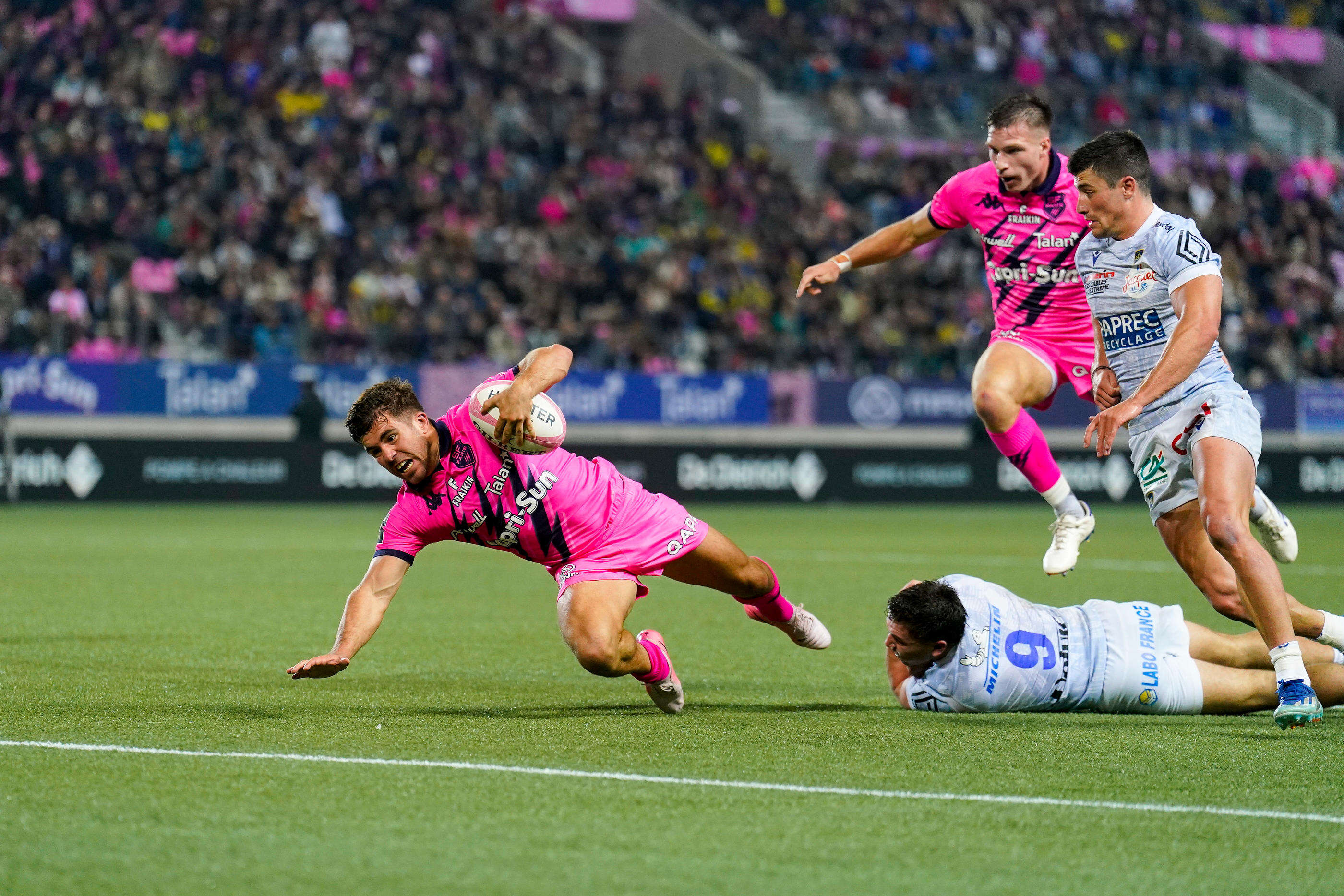 Stade Français - Clermont (36-6) : enfin un peu d’air pour les Parisiens, en feu face aux Auvergnats