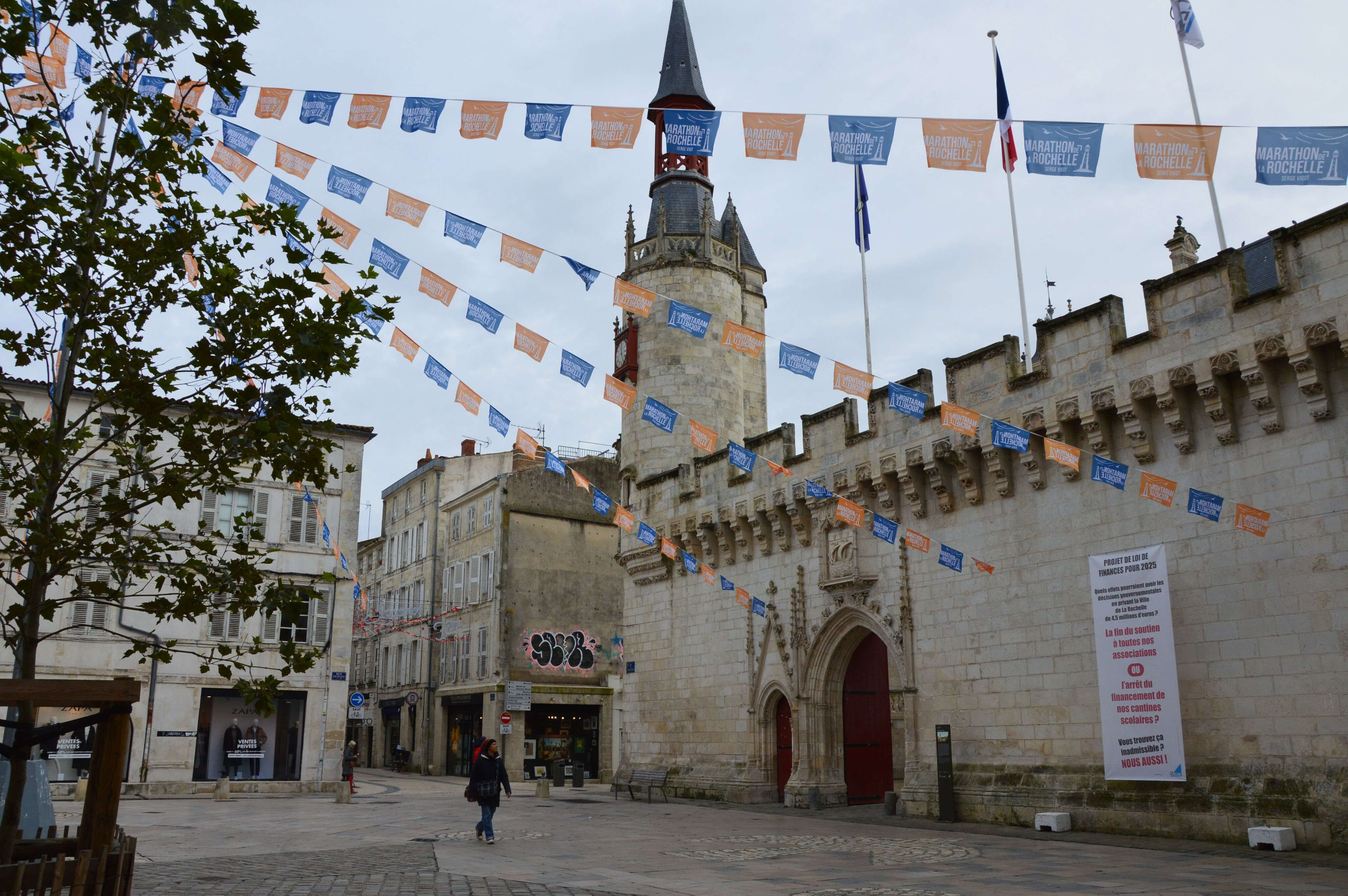 Jusqu’à 1 100 euros la nuit : à La Rochelle, le prix délirant des hébergements pendant le Marathon