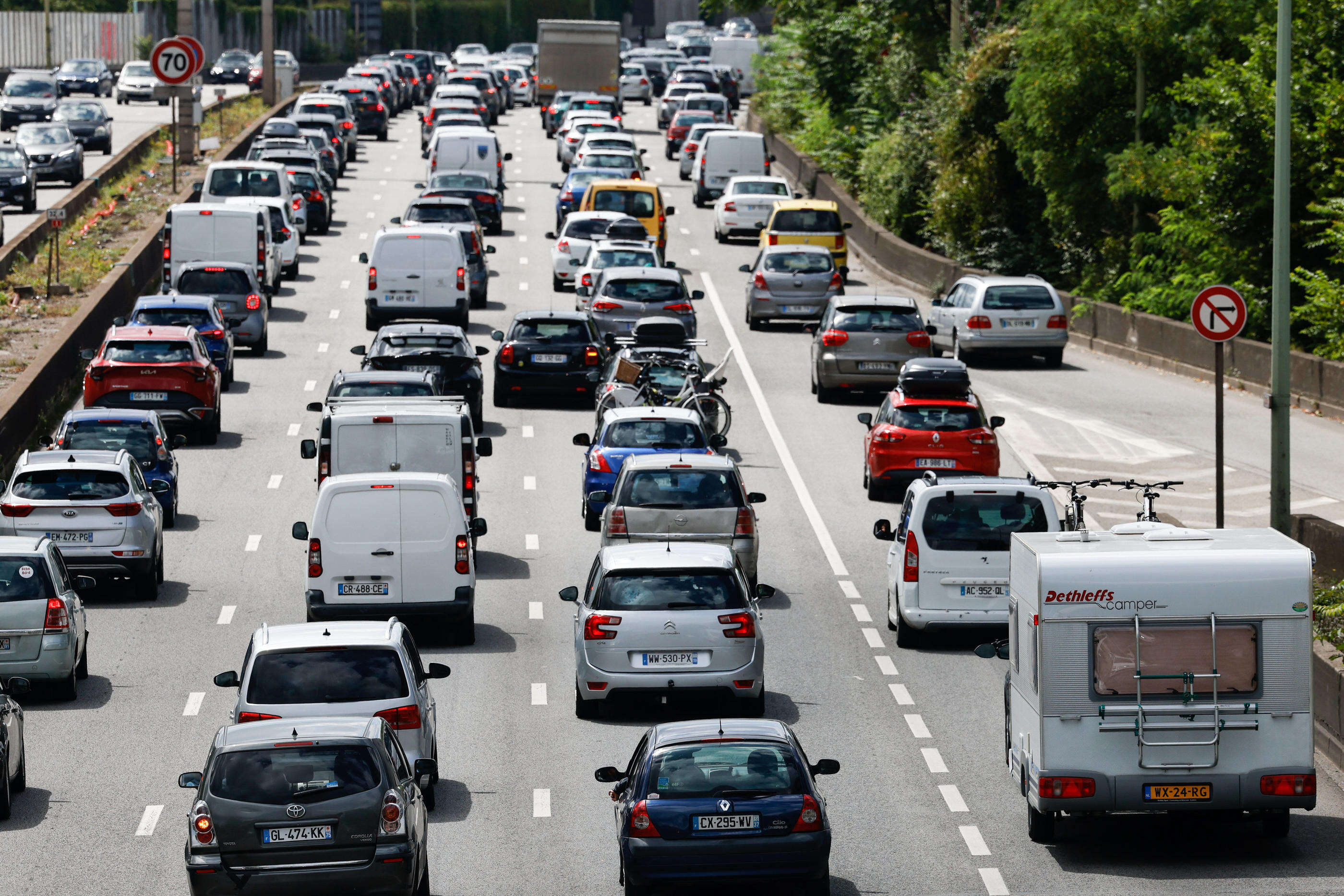 Circulation à Paris avant les JO : les abords des gares du Nord et de l’Est saturés, le périphérique engorgé au nord et au sud