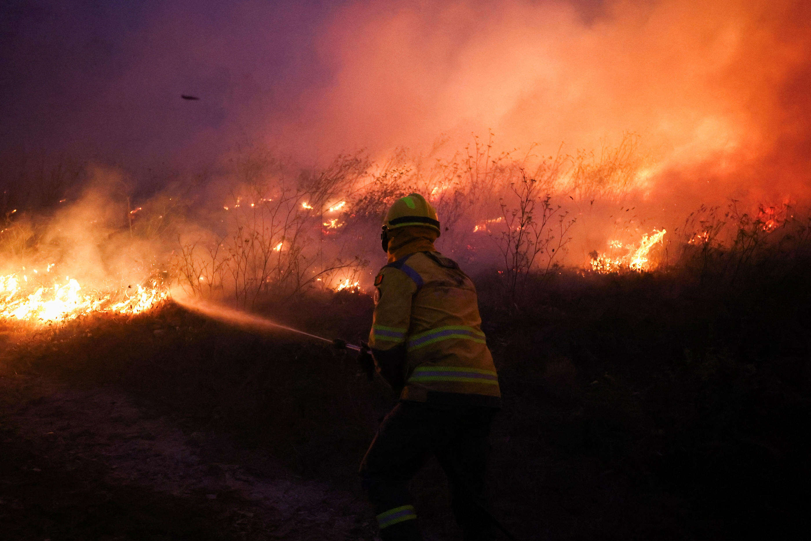 Incendies au Portugal : la France envoie deux Canadair supplémentaires, une quarantaine de feux toujours actifs