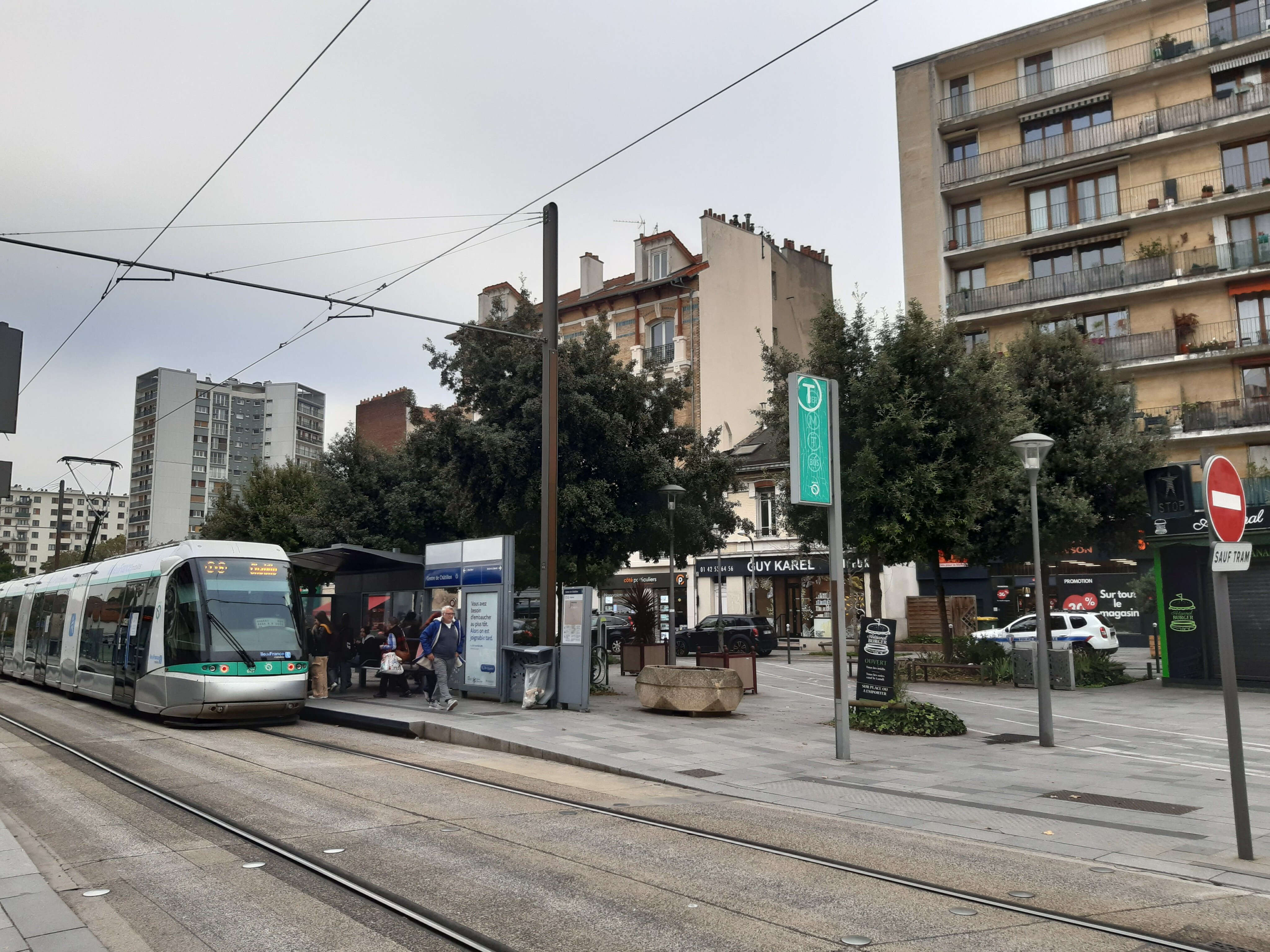 Châtillon : trois jeunes hommes en garde à vue après les coups de feu près du tram