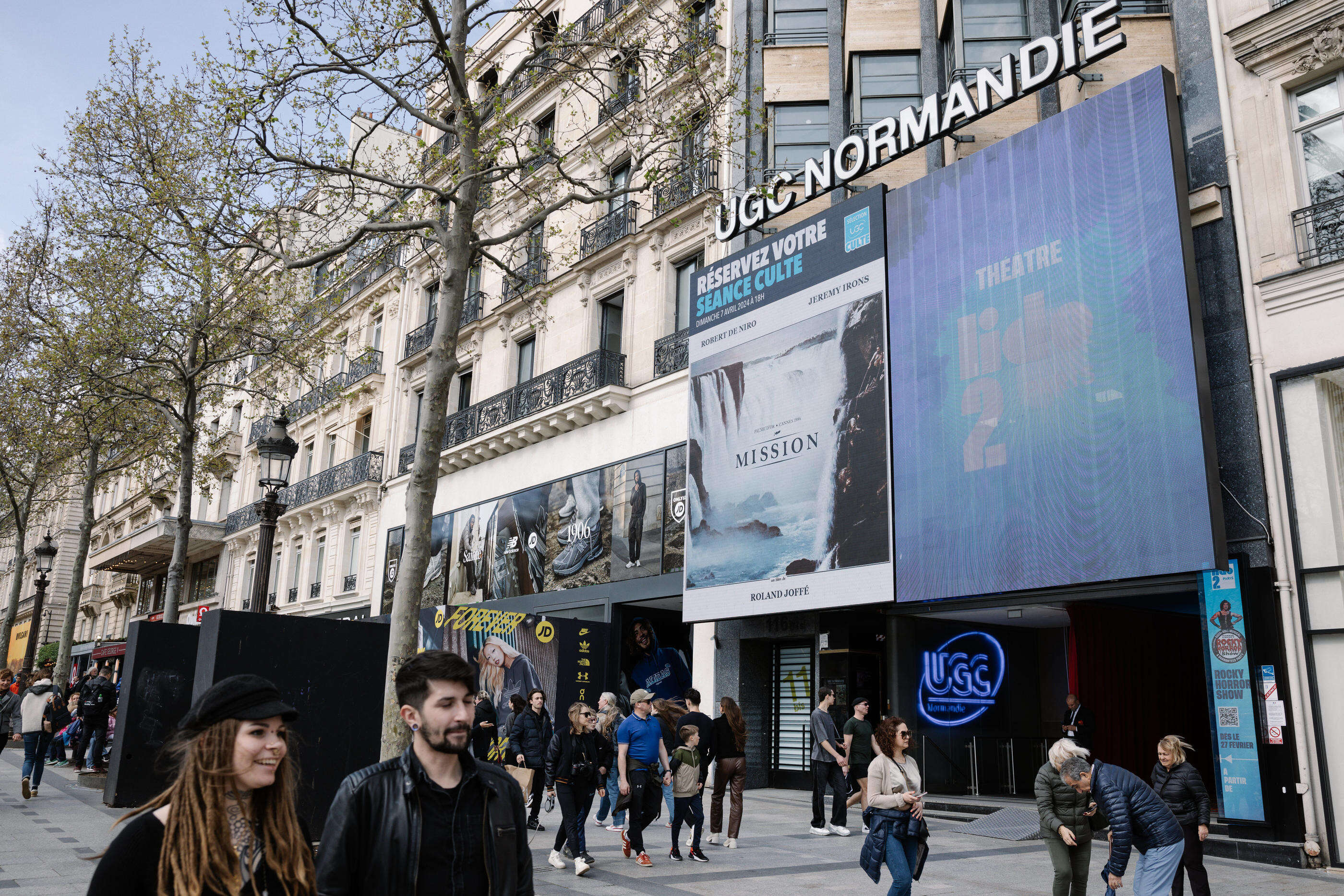 « Merci UGC Normandie » : l’historique cinéma des Champs-Élysées dit au revoir au public ce jeudi