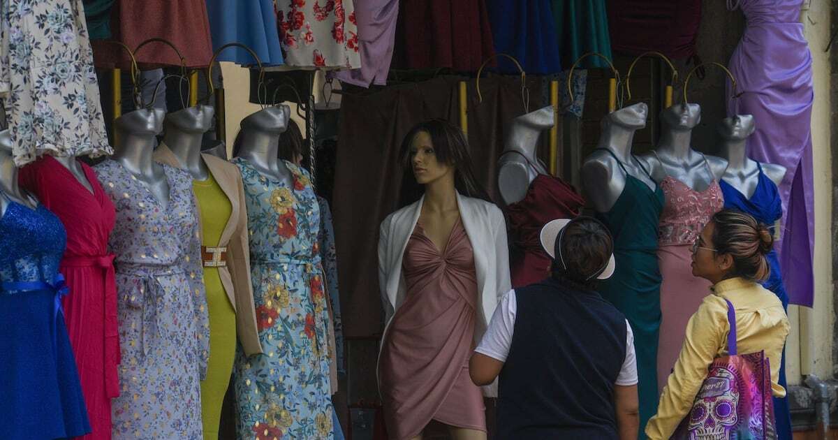 Aranceles a productos textiles no ‘pegarán’ a precio de la ropa en México: Industrias