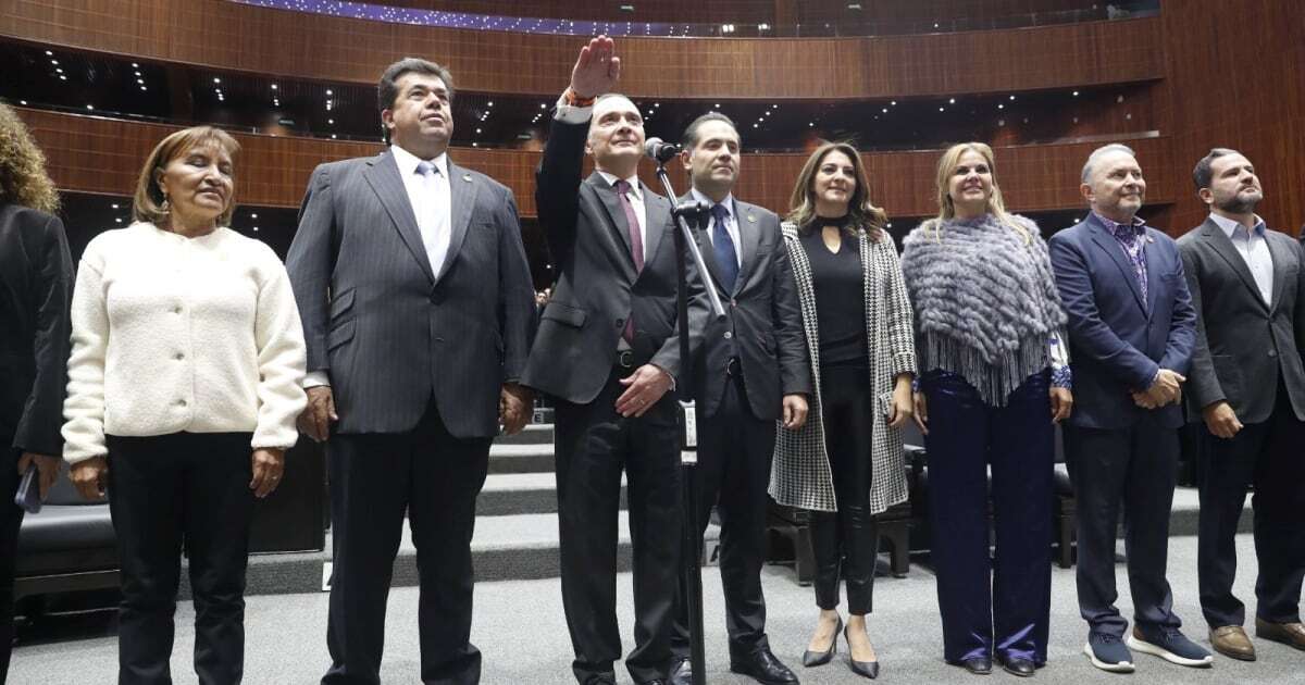 Mauricio Farah rinde protesta como secretario general de la Cámara de Diputados