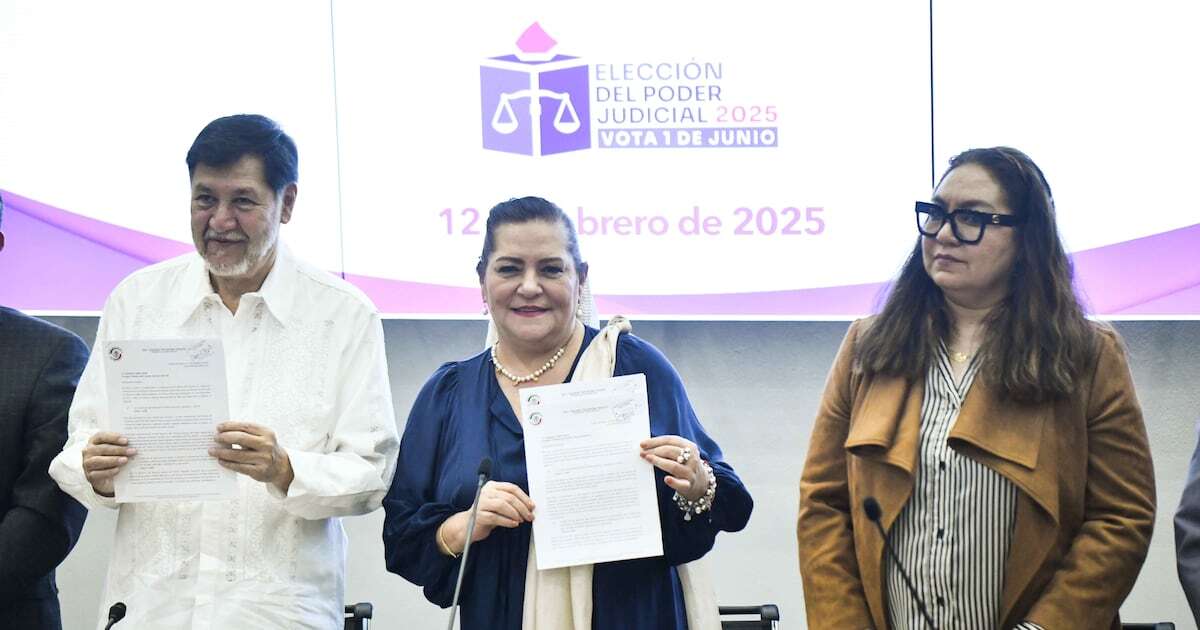 Van a la elección judicial, 74% de juzgadores actuales; Fernández Noroña entrega listas