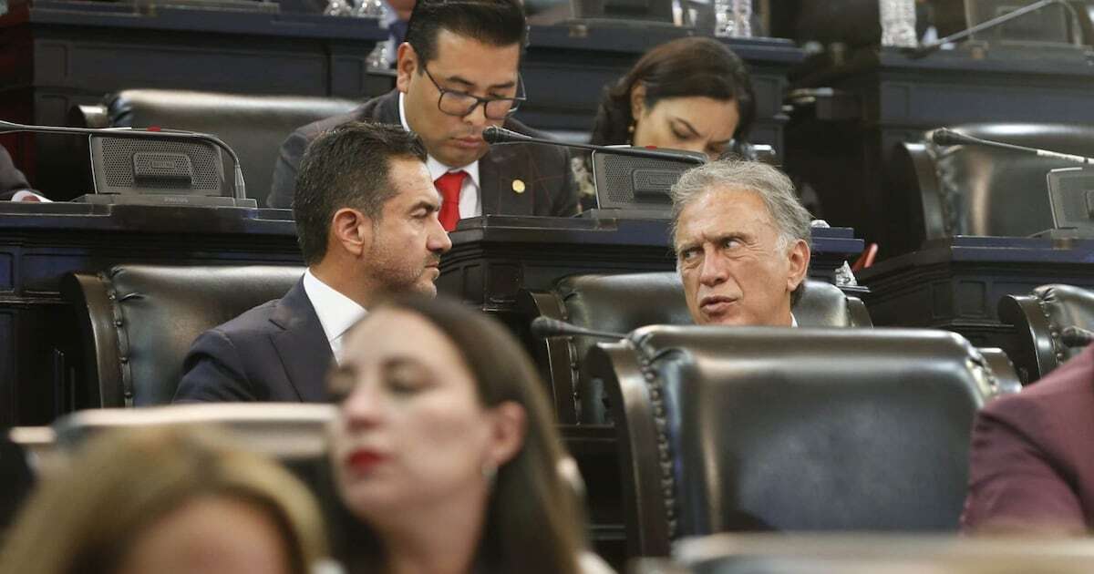 PAN se ’venga’ por la reforma judicial: Expulsa a Miguel Ángel Yunes Márquez y su padre