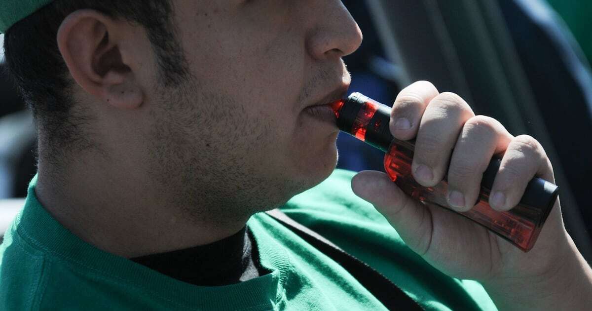 A echar humo a otro lado: Diputados aprueban prohibición de vapeadores y cigarros electrónicos