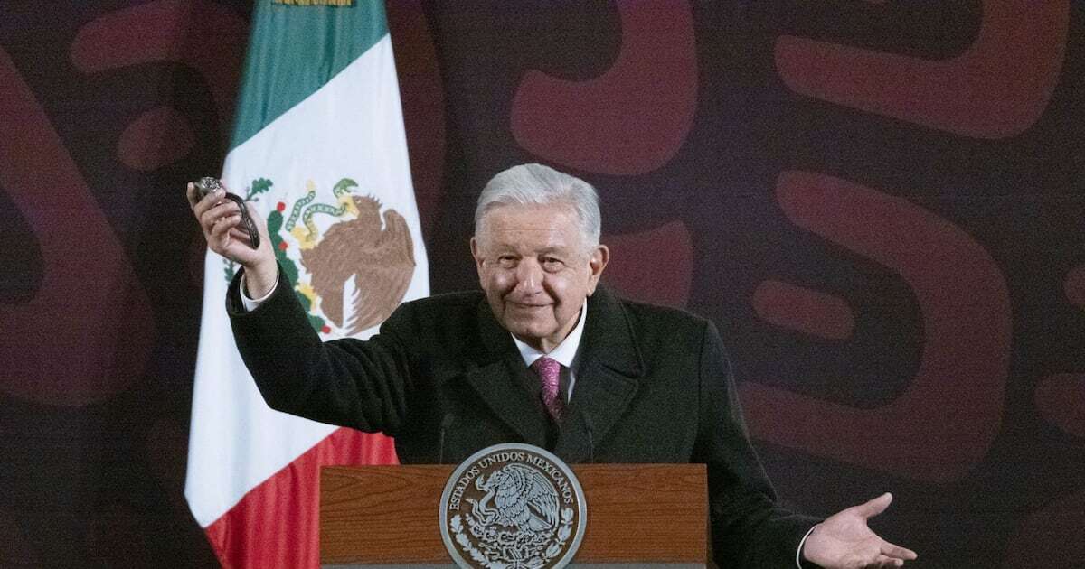 La vez en que AMLO nos rompió el corazón: Prometió bajar la gasolina a 10 pesos y no pasó