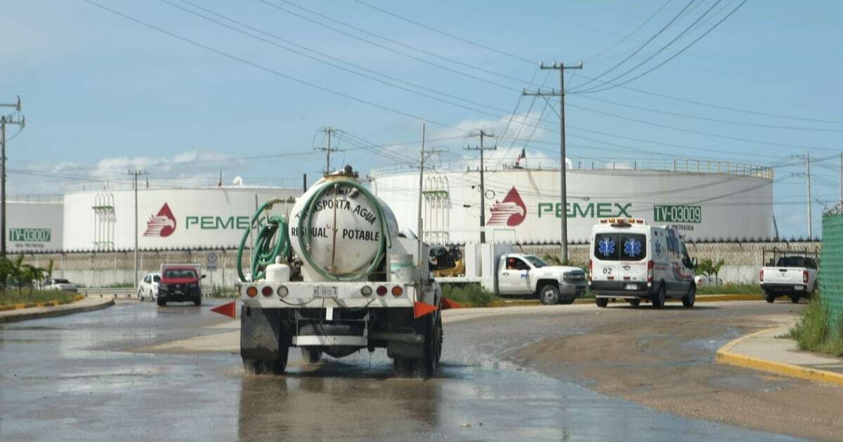 Refinería de Dos Bocas se estrena: Produce primeros mil barriles diarios de gasolina en agosto