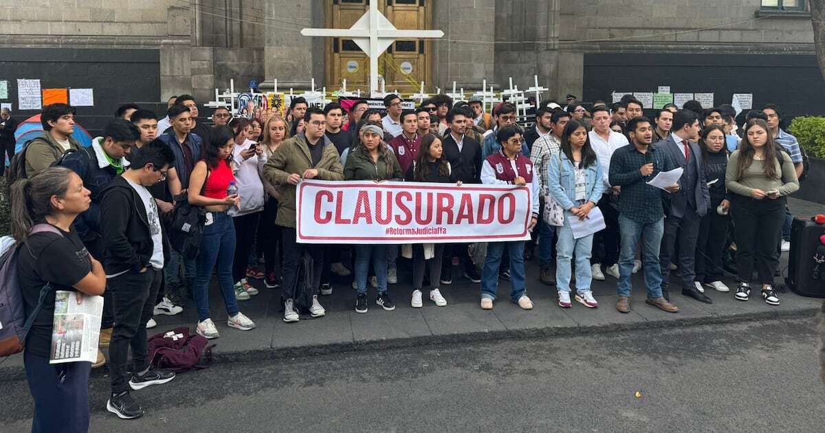 Estudiantes ‘clausuran’ la Suprema Corte: Exigen que ministros dejen de servir a grupos de interés