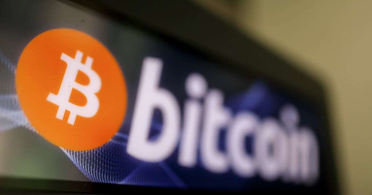 Bitcoin retrocede tras tocar máximo histórico: Cotiza en 100,752 dólares