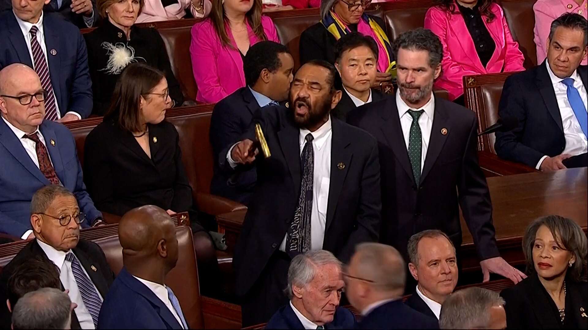 Expulsan al congresista demócrata Al Green por interrumpir el discurso de Trump: 