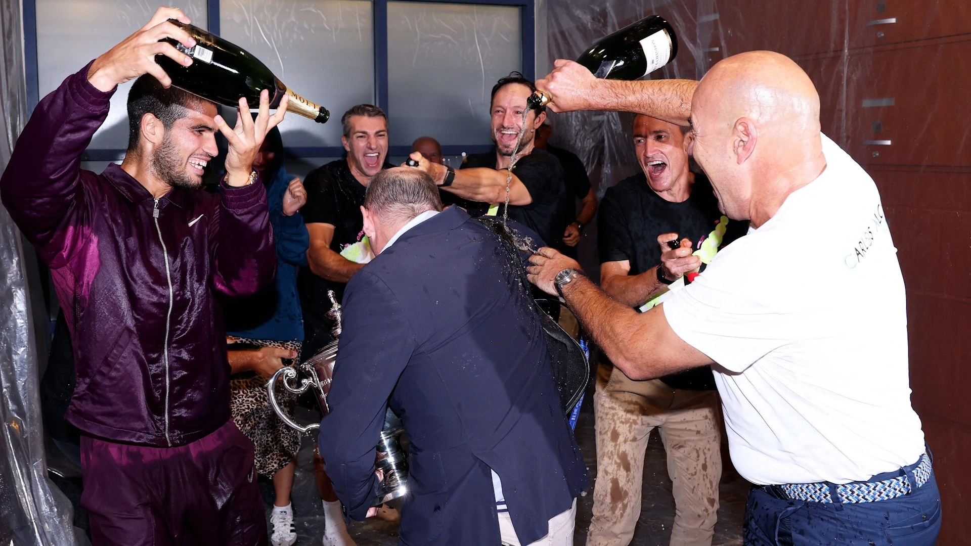 La celebración de Alcaraz en Nueva York: una guerra de Moët, la apuesta con sus amigos y aquellas notas sobre Wimbledon