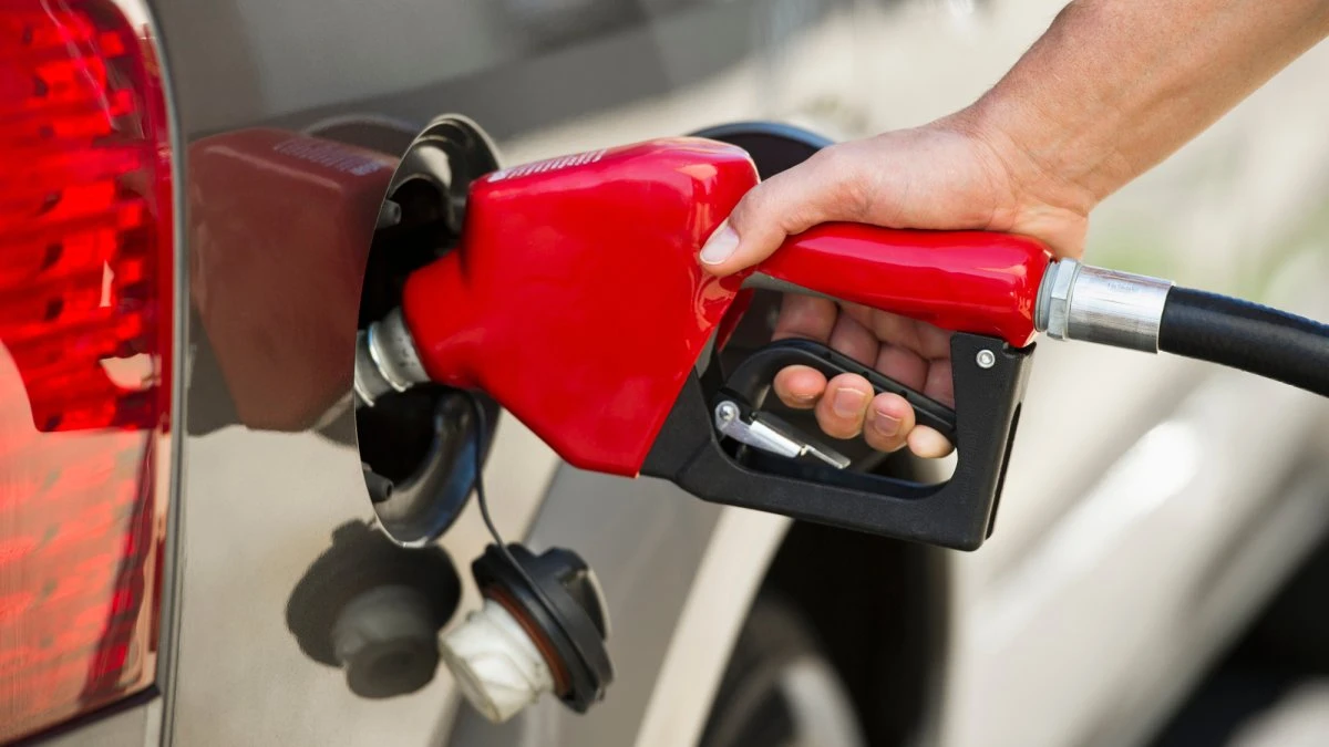 It’s illegal to pump your own gas in New Jersey. But why?