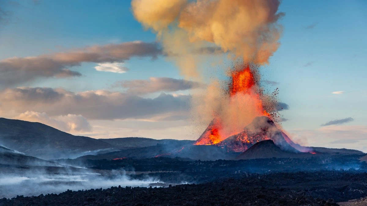 What would happen if Yellowstone’s ‘supervolcano’ erupted today?