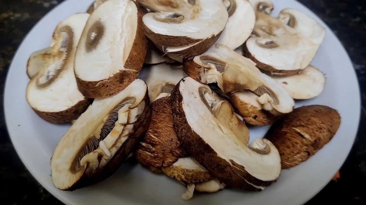 We don’t actually know who pulled the greatest con in mushroom history 