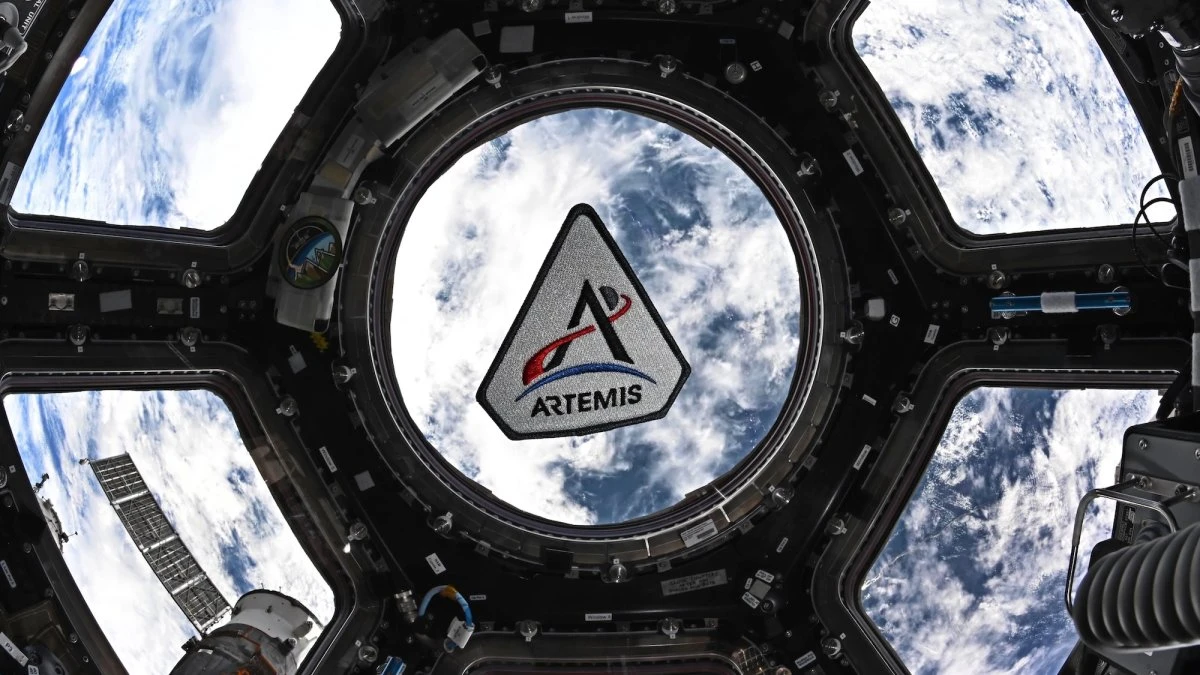 Why you can’t see space junk in Artemis II photos