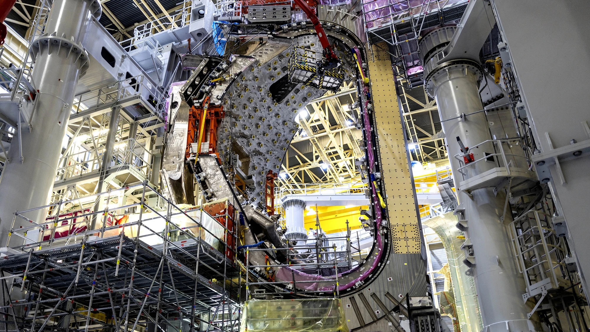 New nuclear fusion reactor’s electromagnet could lift 10 monster trucks
