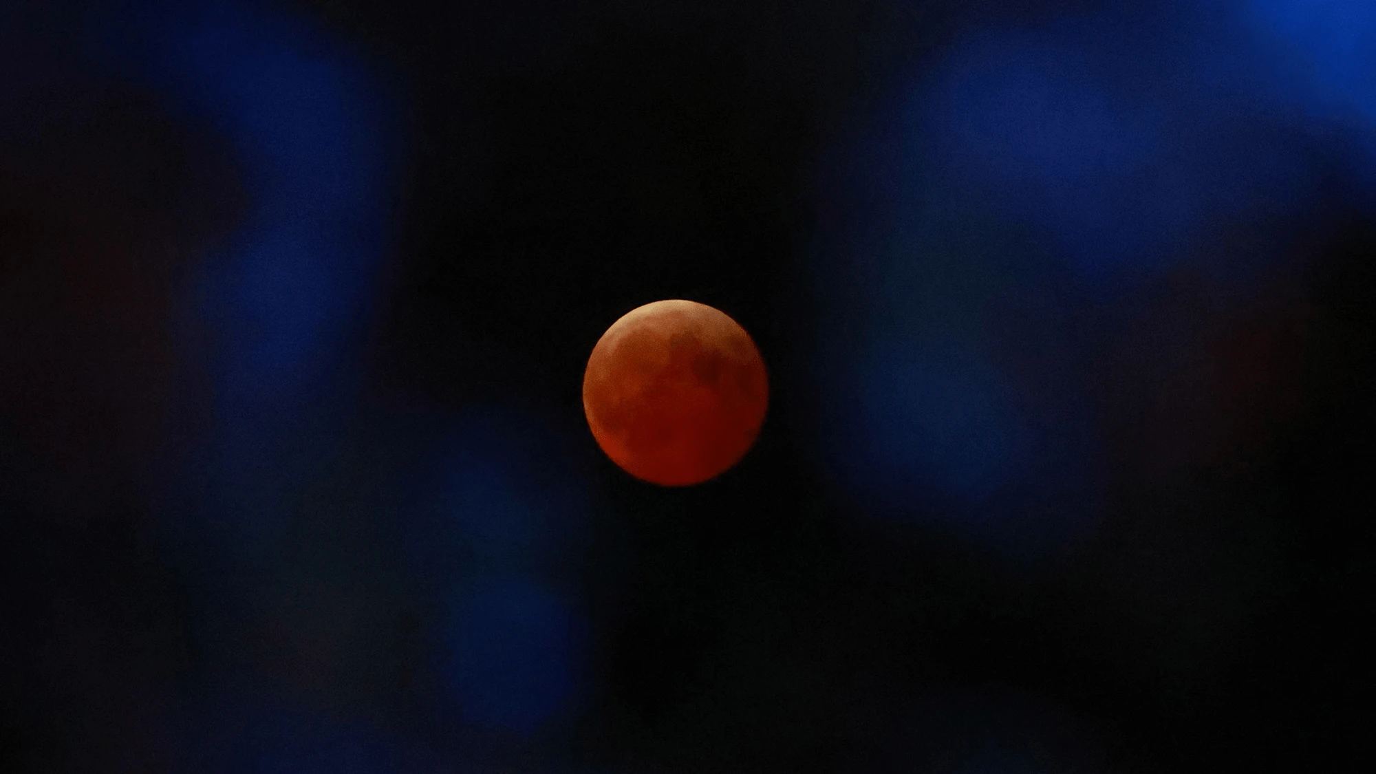 September stargazing: A blood moon, Venus vs Jupiter (Round Two), and a new season