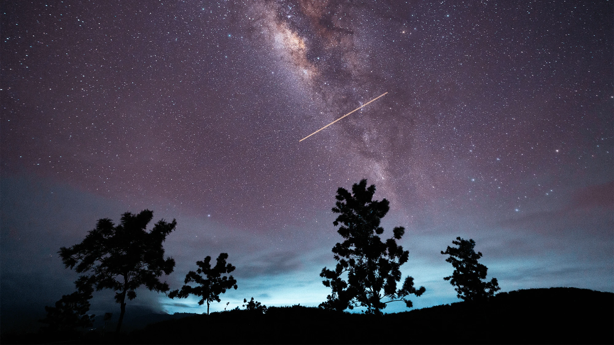 May skygazing: Meteors, a floral moon, and cosmic beehive