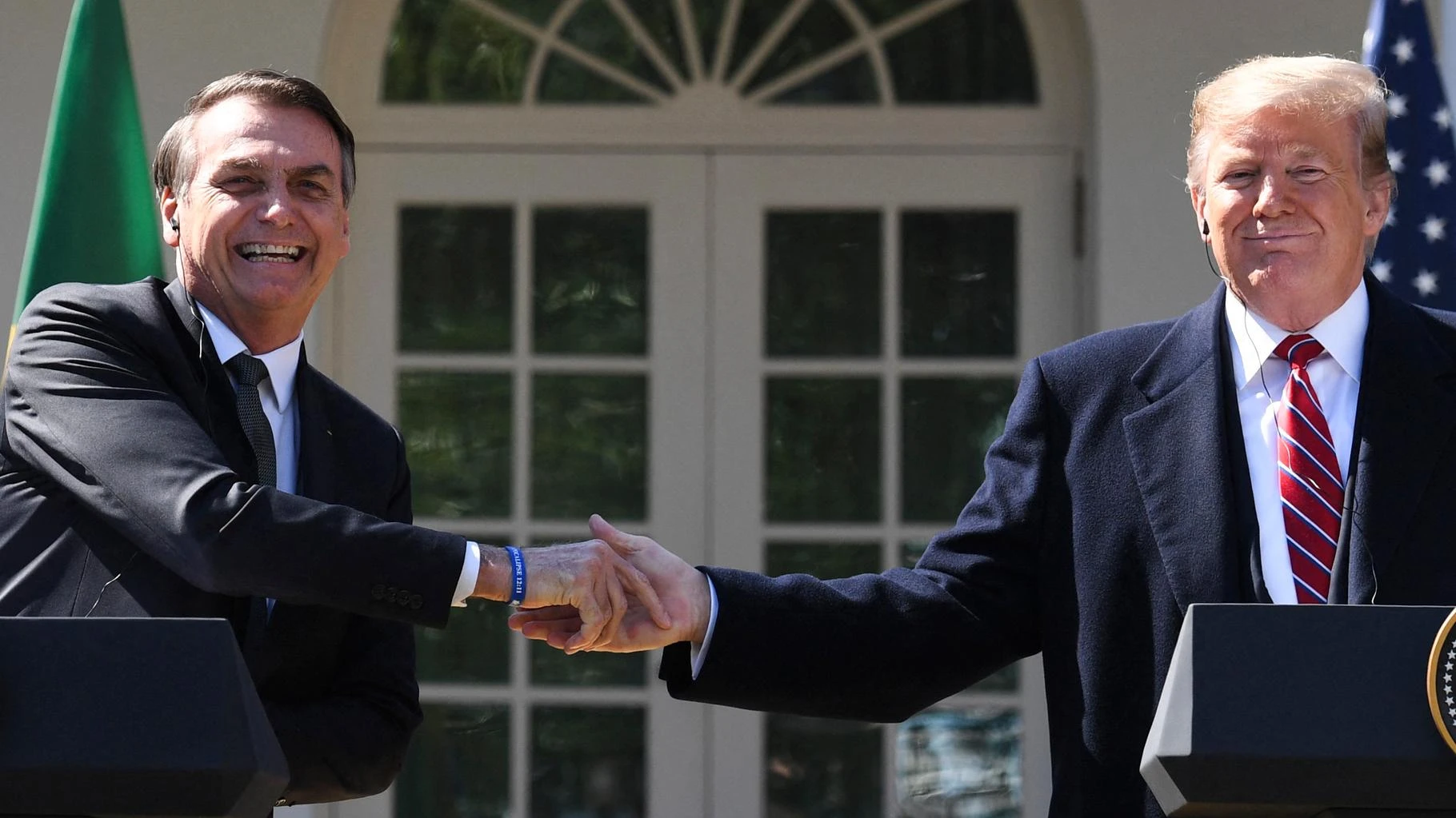   Donald Trump fait tout (mal) pour aider Jair Bolsonaro avant l’épilogue de son procès au Brésil  