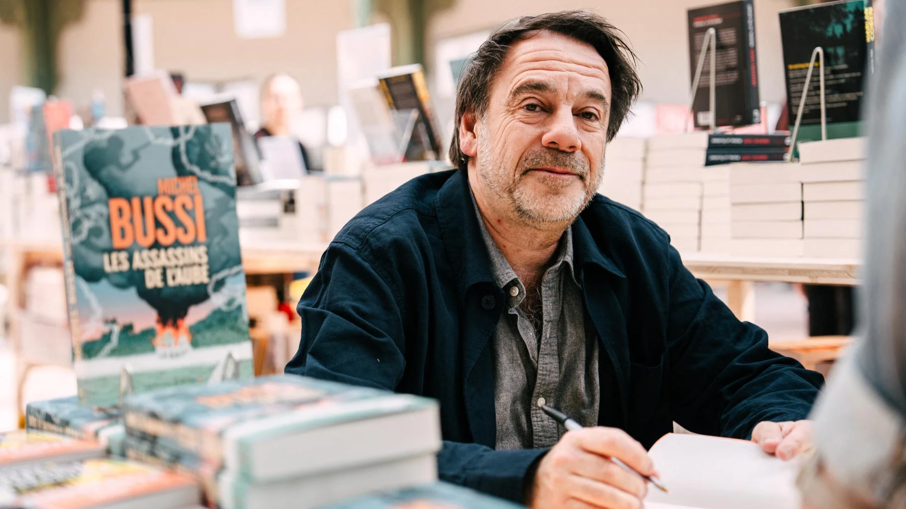   Avec « Les Ombres du monde », Michel Bussi met la France face à ses contradictions au Rwanda  