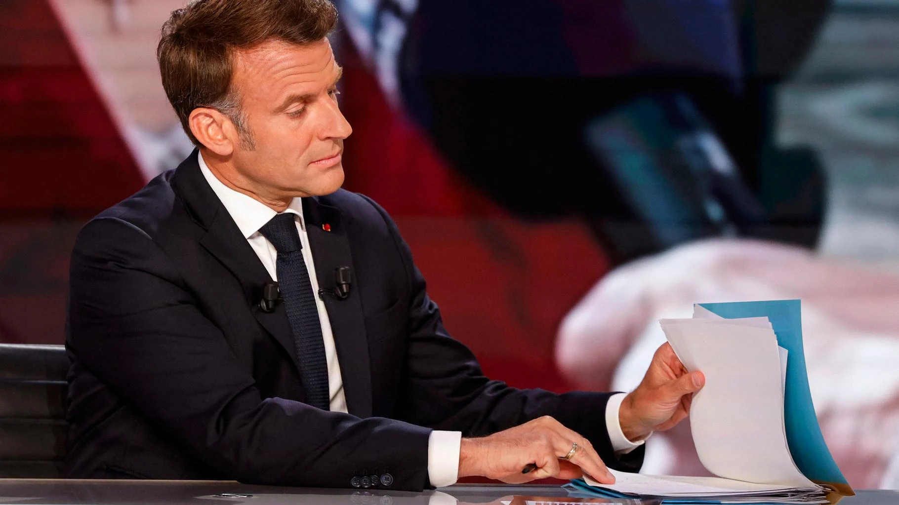   Emmanuel Macron veut faire voter les Français en référendum (mais sans savoir sur quoi)  