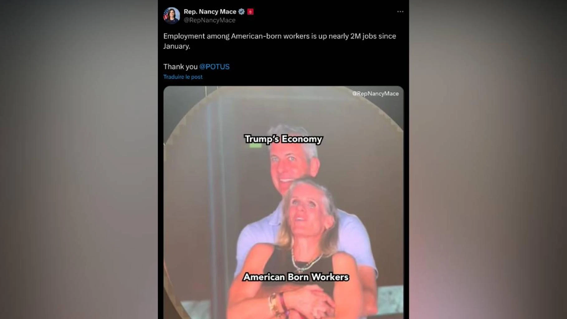   La vidéo virale du concert de Coldplay a inspiré à une élue trumpiste une blague qui s’est retournée contre elle  