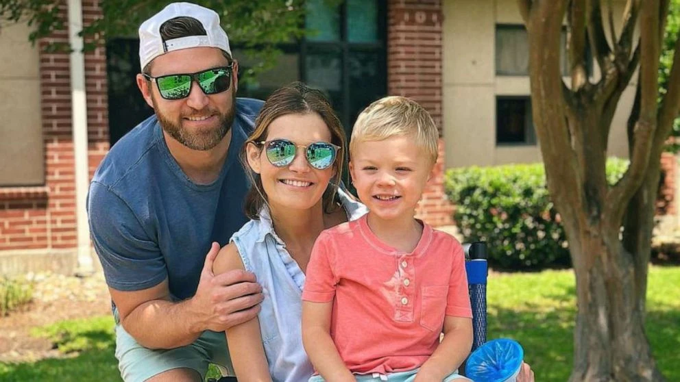 Mom who shared ovarian cancer online dies at 30