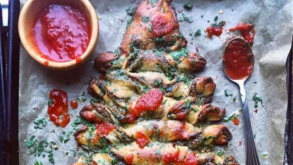 Christmas tree cheese bread holiday appetizers