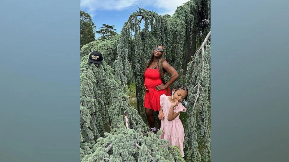 Serena Williams shares family pics, golf news