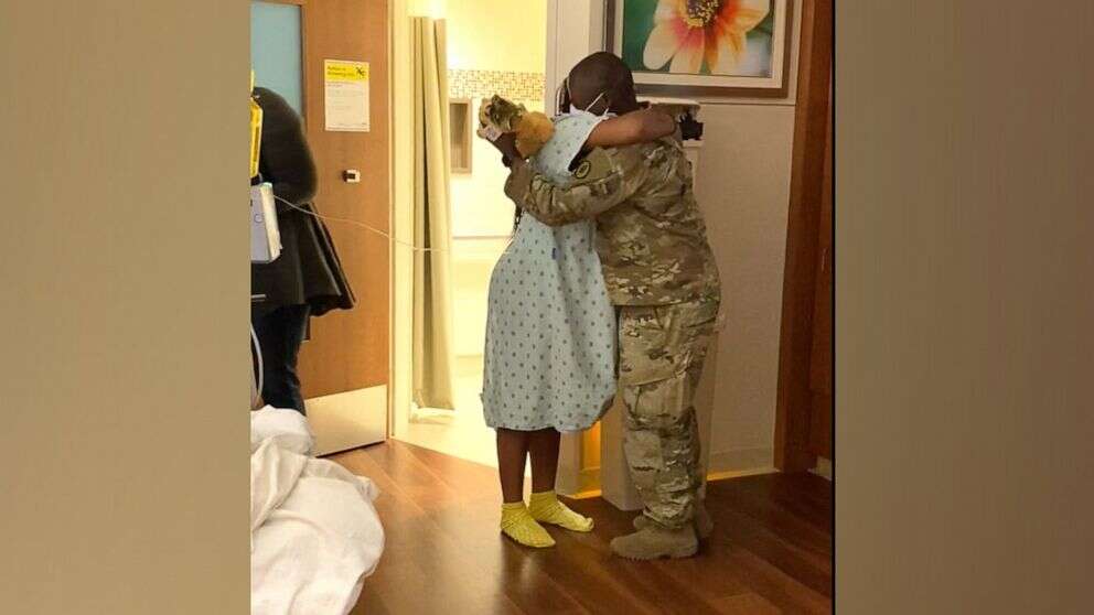 Army captain surprises pregnant wife in hospital