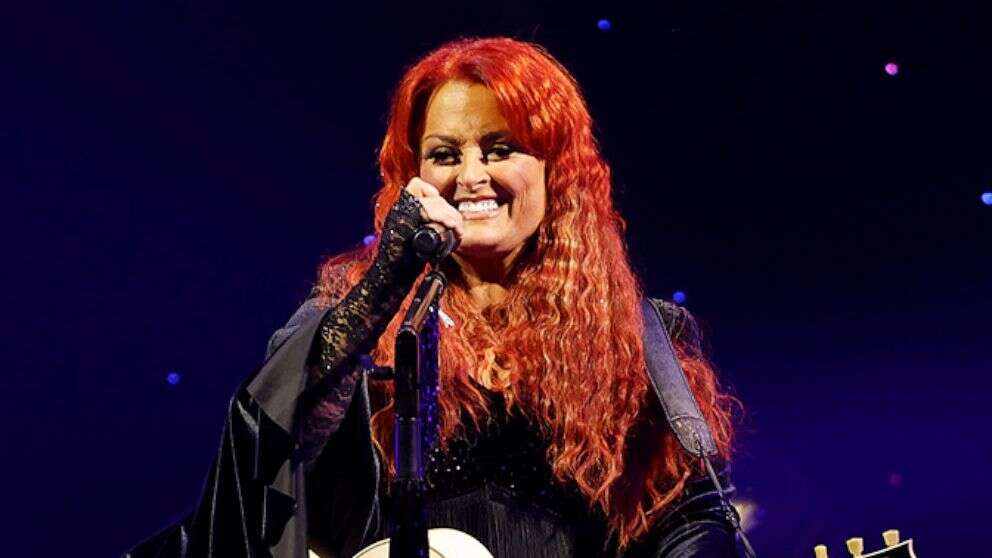 Wynonna Judd discusses touring while grieving