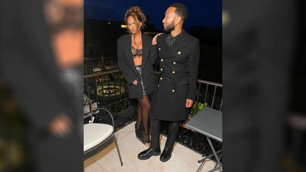 @chrissyteigen/InstagramChrissy Teigen shows off sexy 'Seinfeld'-inspired look while with husband John LegendTeigen's look was a nod to one of Sue Ellen Mischke's past ensembles. 4/11/2023 03:11:33 EDT