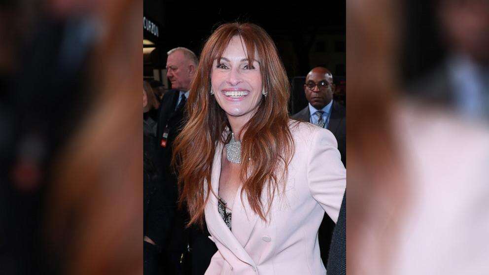 Julia Roberts shines in sparkly shoes at 'Leave the World Behind' premiereRoberts sparkled in Gucci at the film's London premiere on Wednesday.11/30/2023 01:47:08 EST