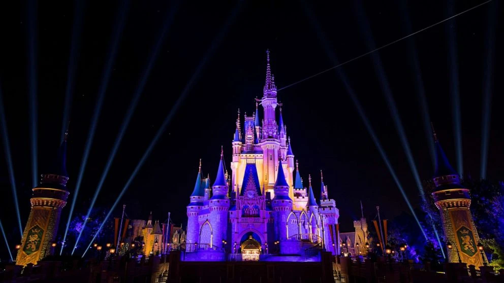 Annual pass sales return to Walt Disney World