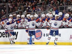 Wow! Edmonton Oilers take the life out of L.A. Kings in Game 3